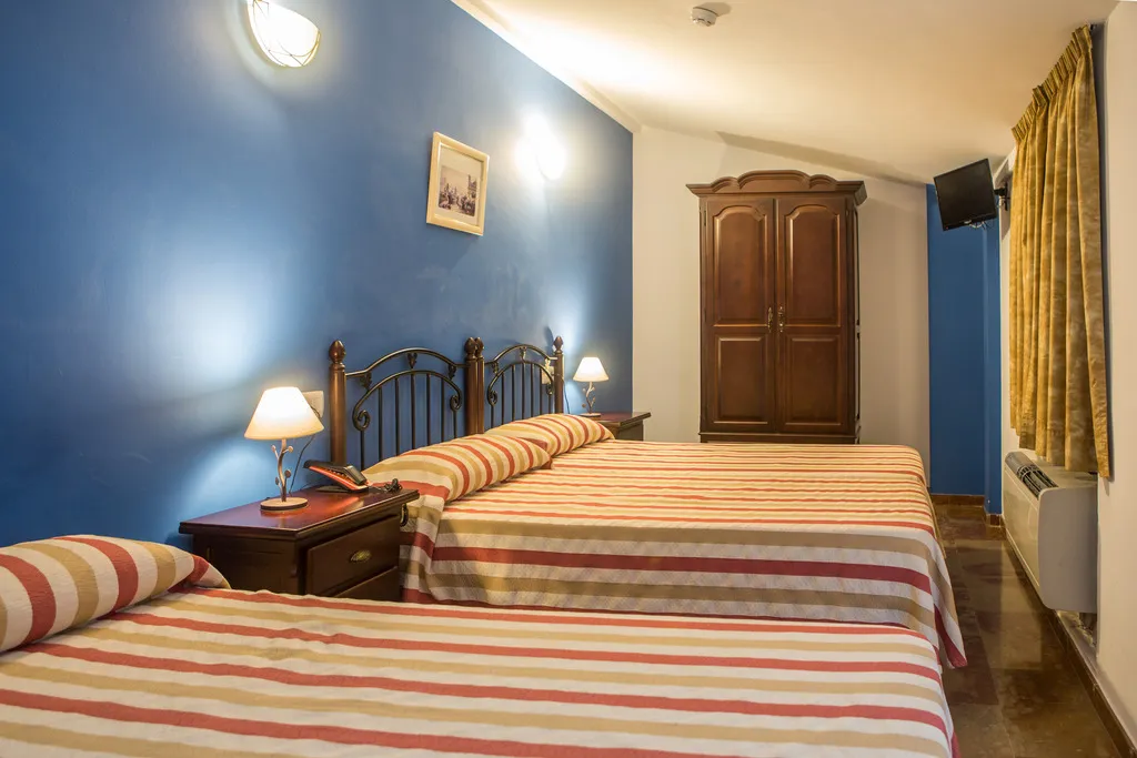 TRIPLE STANDARD Room, San Cayetano, Costa Del Sol