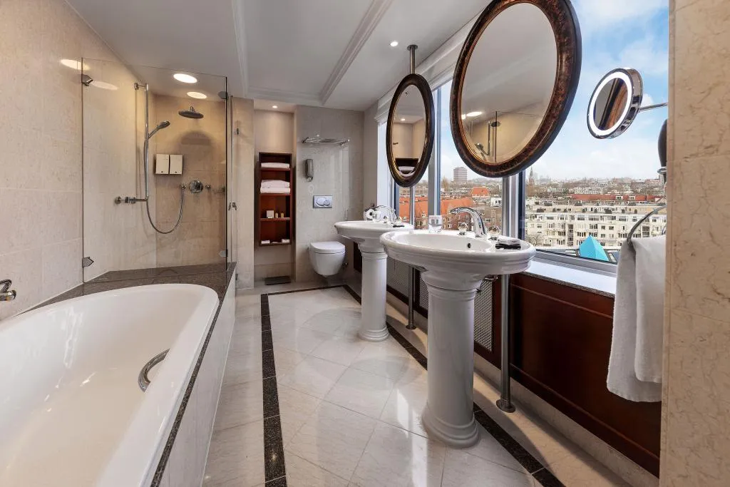 JUNIOR SUITE EXECUTIVE Room, Hotel Okura Amsterdam, Amsterdam