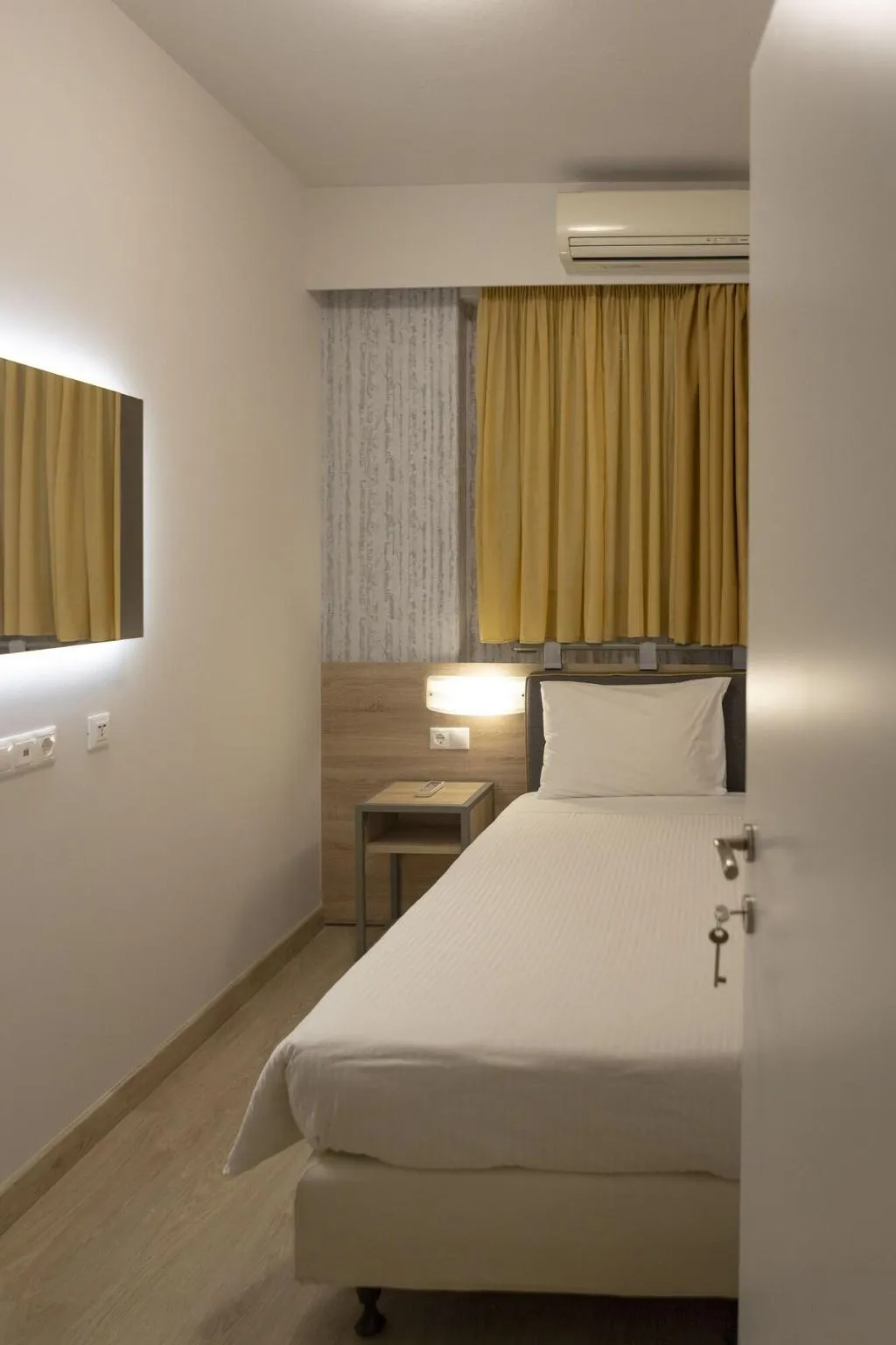 TRIPLE STANDARD Room, Pan, Athens