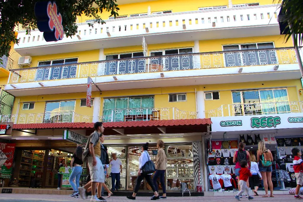 General view, Plaza del Sol, Playa Del Carmen