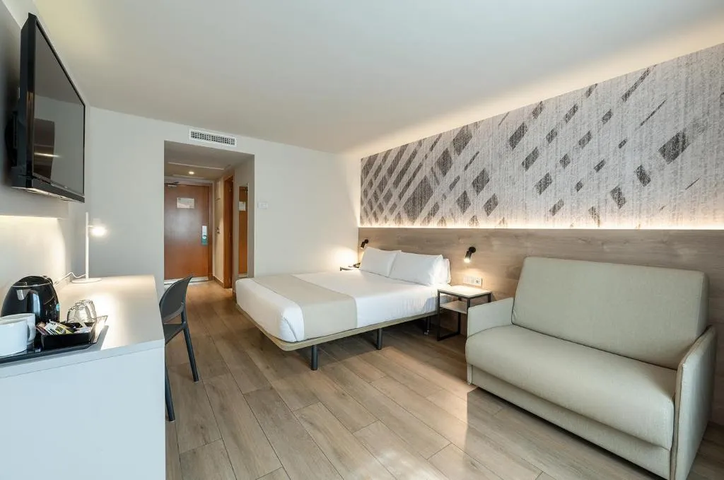 TRIPLE ECONOMY Room, Port Alicante - Playa de San Juan, Costa Blanca