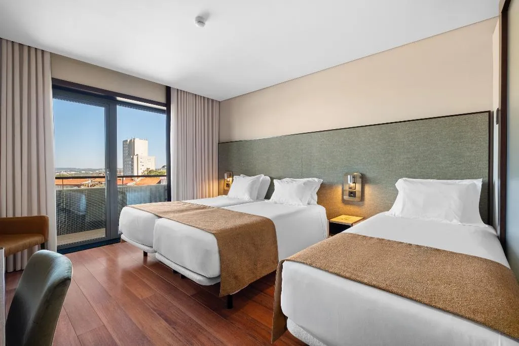 TRIPLE STANDARD Room, Axis Porto Business & SPA Hotel, Porto