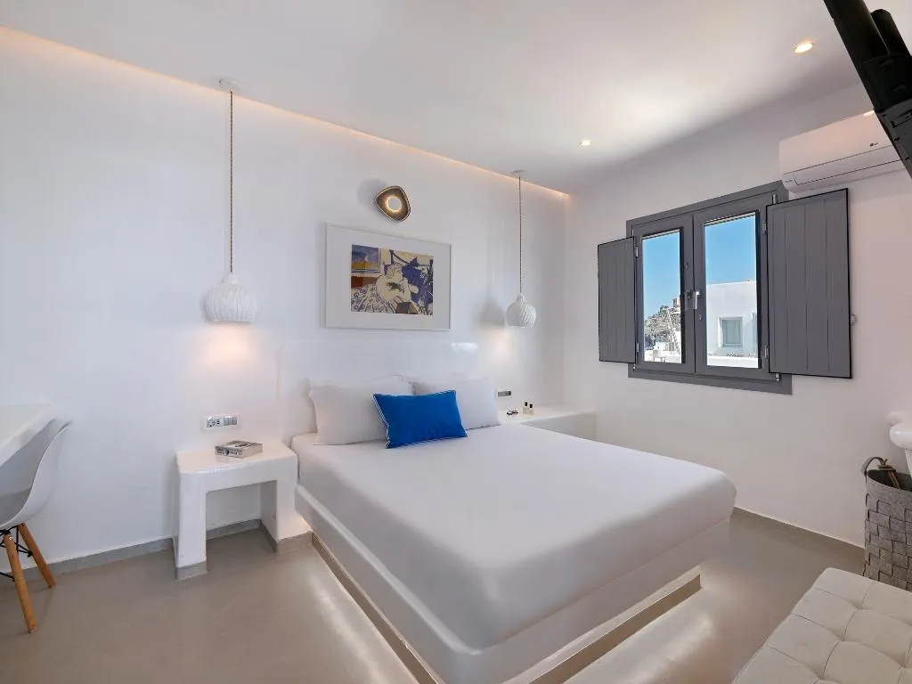 SUITE WITH JACUZZI WITH VIEWS Room, Tatakis Design Hotel, Fira, Santorini