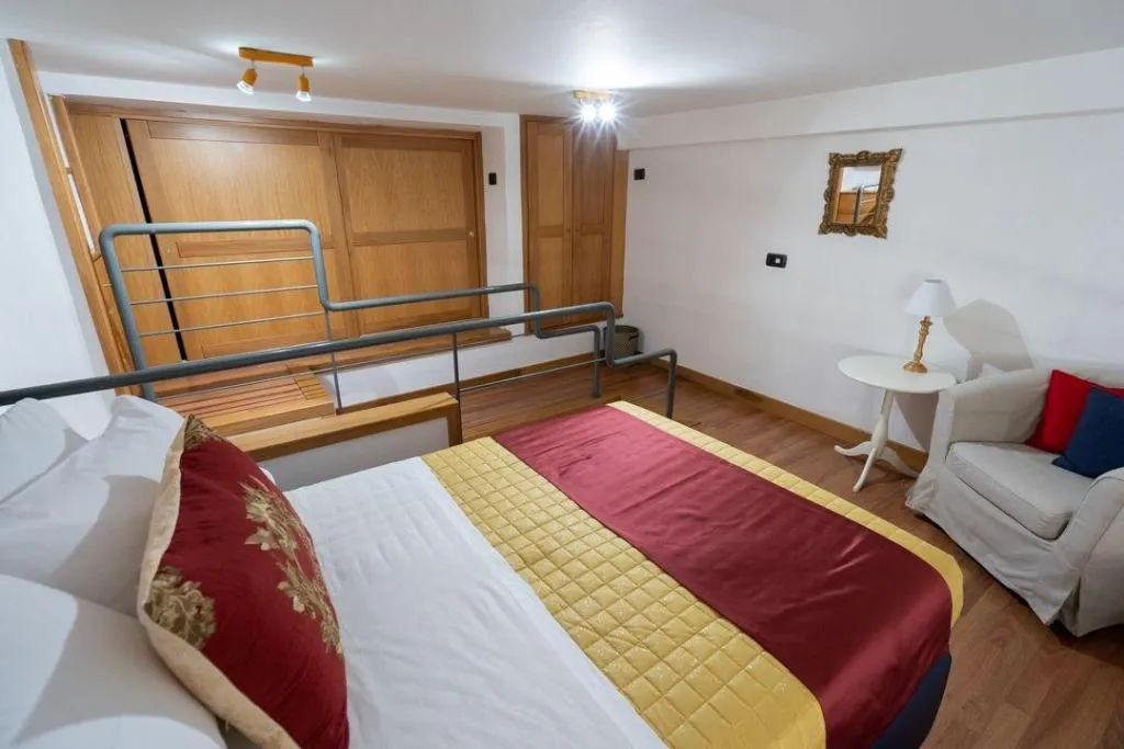Room, Moon Luxury Rooms & Apartments, Naples