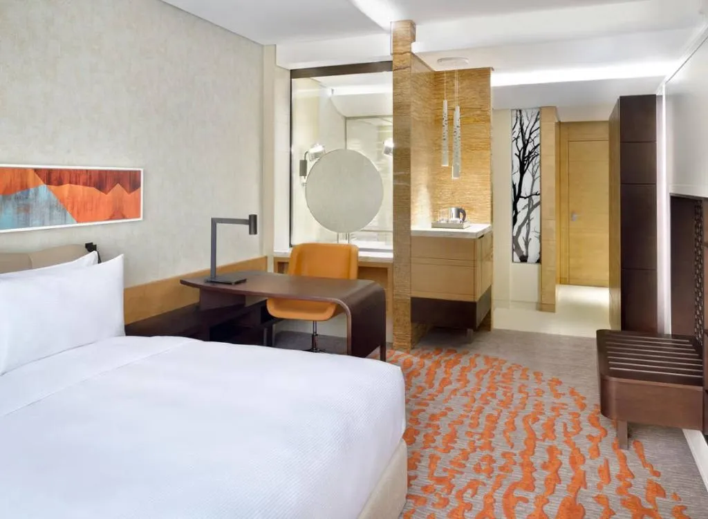 DOUBLE KING SIZE BED Room, Crowne Plaza Dubai Marina, Dubai
