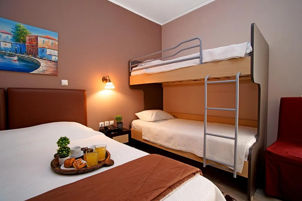 QUADRUPLE CITY VIEW Room, Kyparissia Beach, Athens