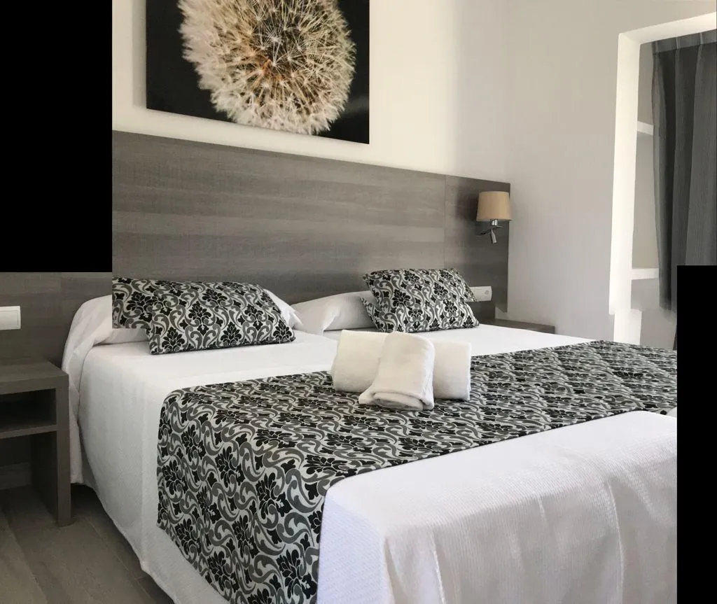 Double or Twin STANDARD Room, Playa Ferrera, Majorca