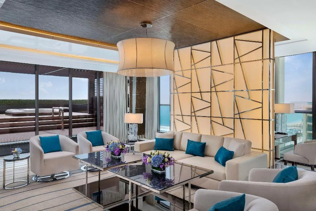 SUITE SEA VIEW Room, Hilton Dubai Palm Jumeirah, Dubai