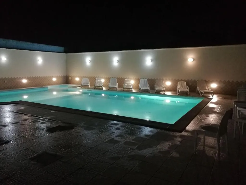 Sports and Entertainment, Garden inn, Naples