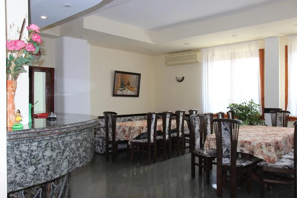 Lobby, Zora, Bourgas