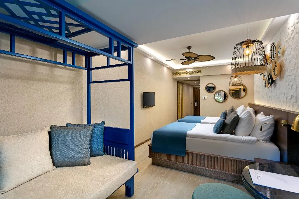 FAMILY ROOM WITH TERRACE Room, Rixos Sungate Land of Legend Theme Park FreeAcces, Antalya