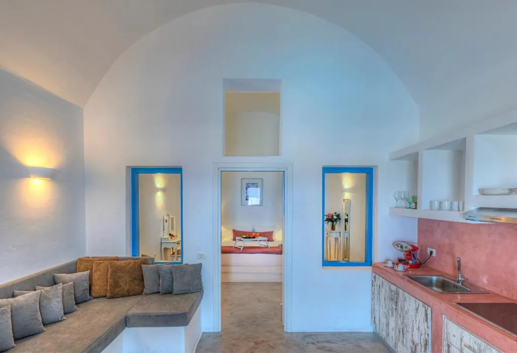 VILLA WITH PRIVATE POOL Room, Desiterra Resort, Santorini