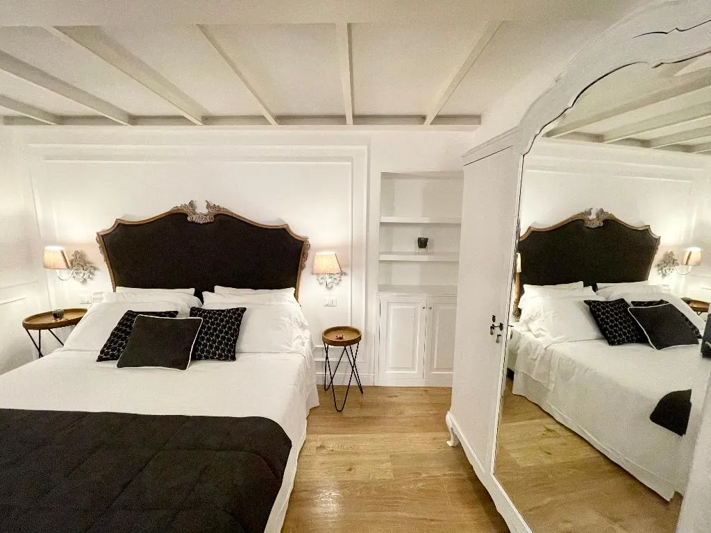 SUITE CAPACITY 3 Room, Palazzo del Poeta - Dimora Contemporanea, Palermo
