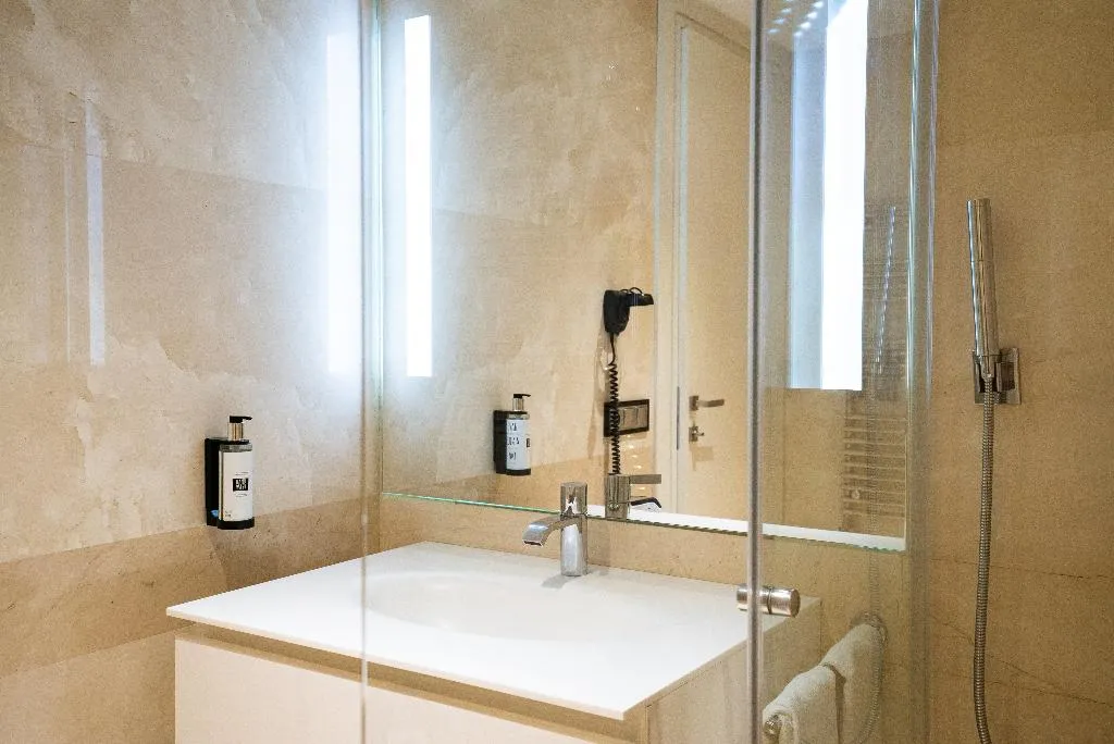 APARTMENT ONE BEDROOM Room, Gran Via Centric II, Madrid