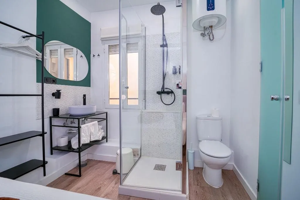 Room, Angelitomad, Madrid