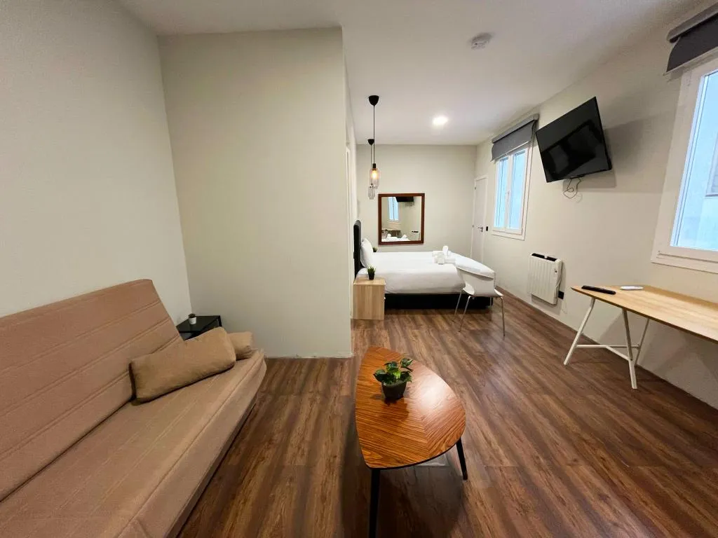 QUADRUPLE STANDARD Room, Montera Center Madrid, Madrid