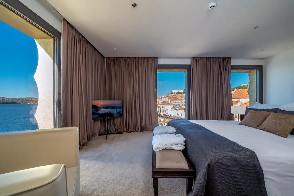 DOUBLE DELUXE SEA VIEW Room, Hotel Bellevue-Superior City Hotel, Split