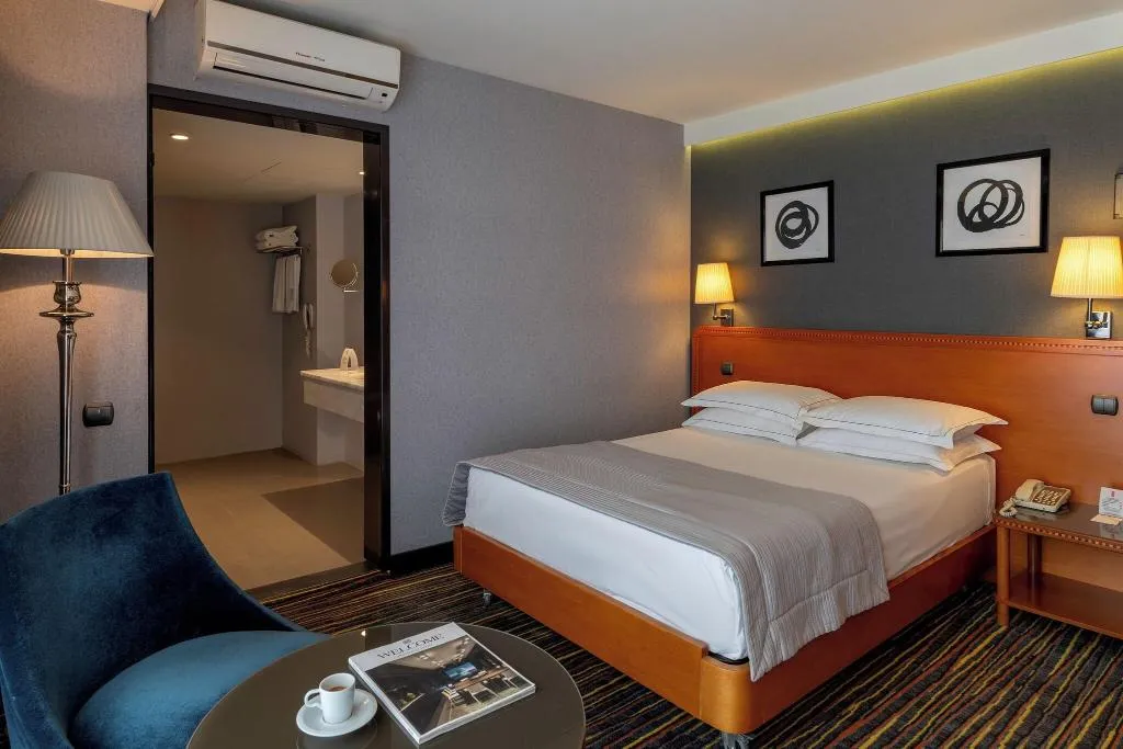Room, President, Athens
