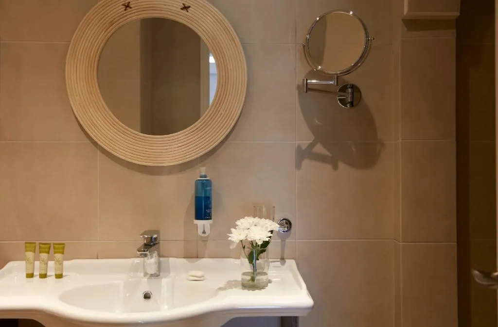 JUNIOR SUITE ONE BEDROOM Room, Simantro Resort, Halkidiki