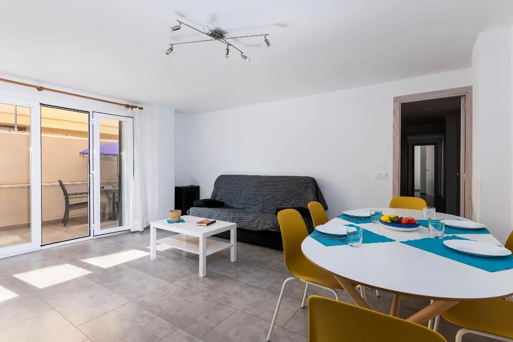 APARTMENT WITH TERRACE Room, Acapulco Apartments, Majorca