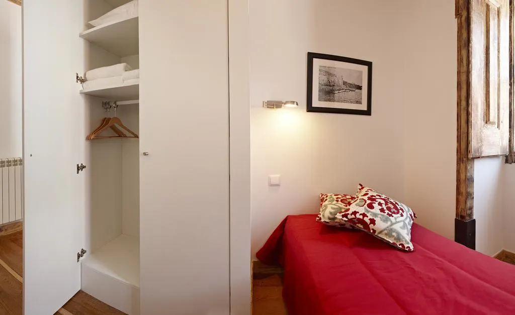 TRIPLE STANDARD Room, Casa das Aguarelas, Lisbon