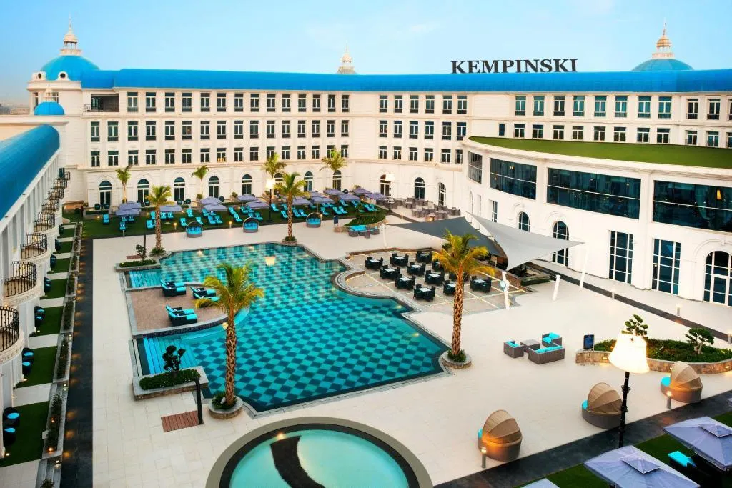 Room DELUXE POOL VIEW Room, Kempinski Palace Cairo, Cairo
