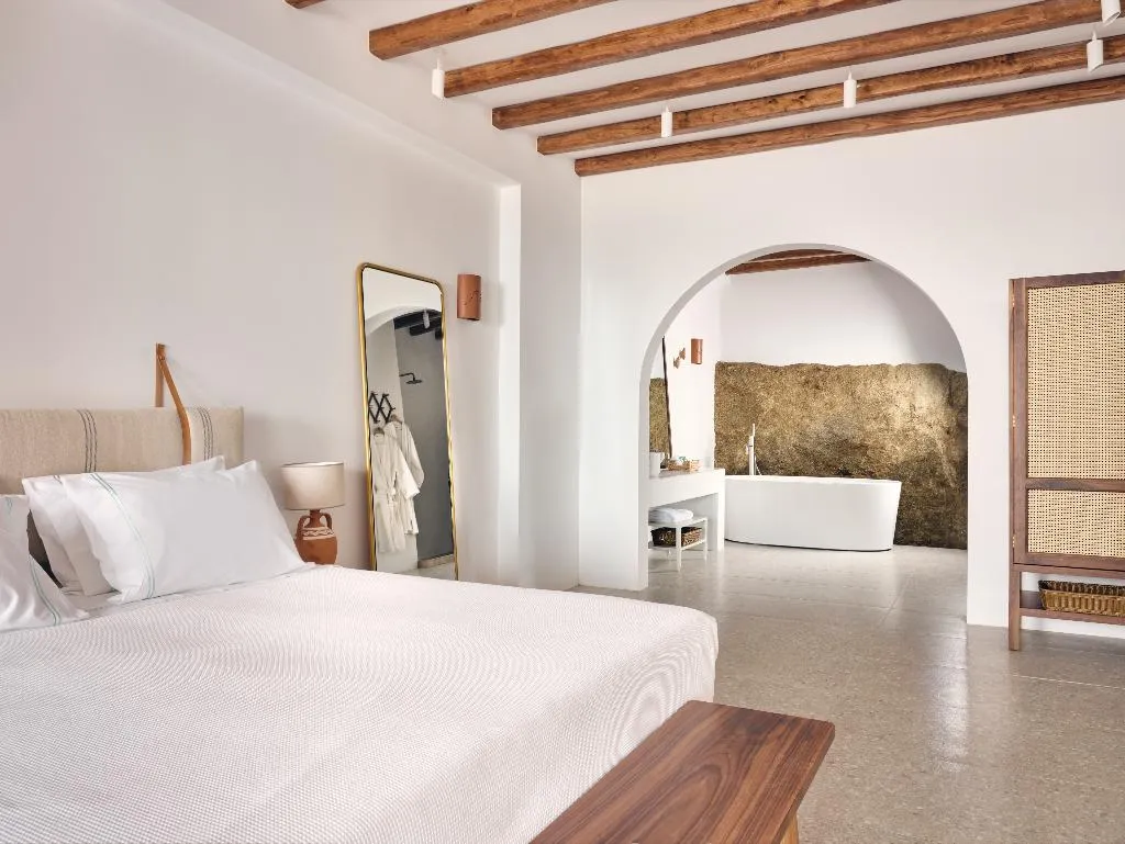 SUITE WITH JACUZZI Room, Belvedere Hilltop Complex Rooms & Suites, Mykonos