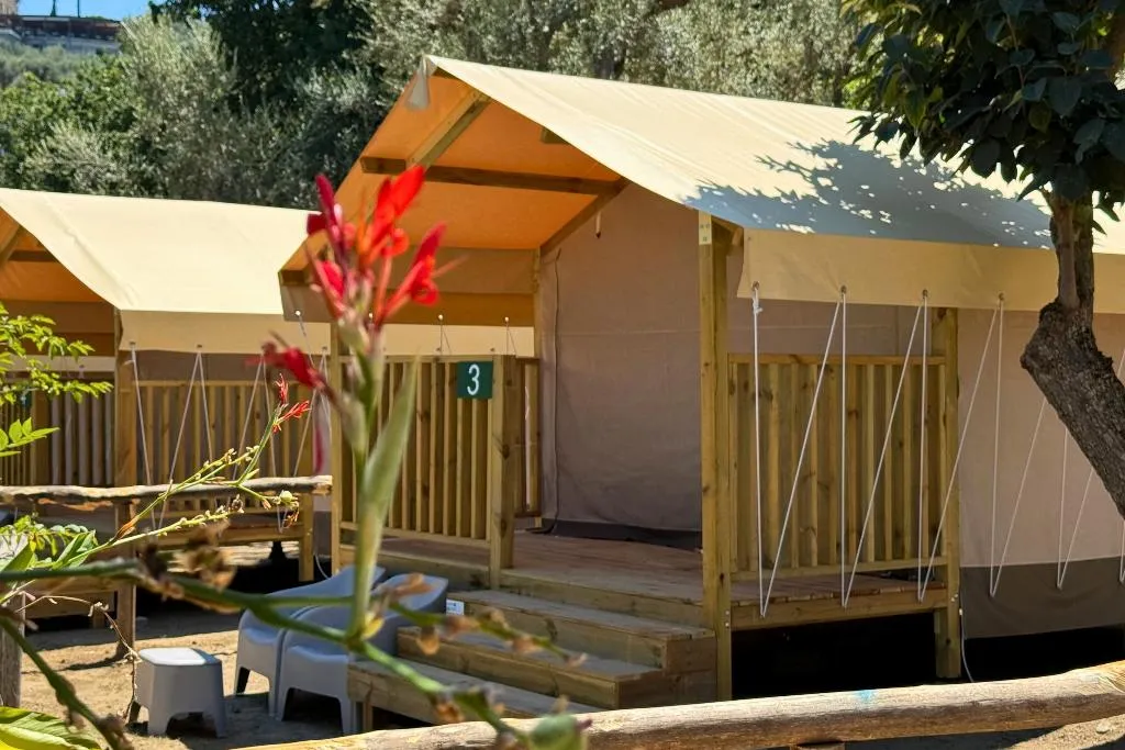 LODGE ONE BED Room, Hostel & Glamping Santa Fortunata, Naples