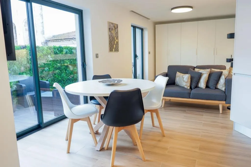 STUDIO DELUXE WITH TERRACE Room, Ria Centrum - Smart Residence, Porto