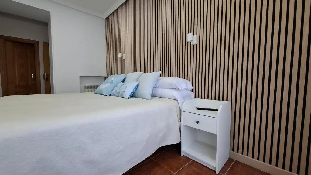 Double or Twin SUPERIOR Room, Hostal Bellas, Madrid