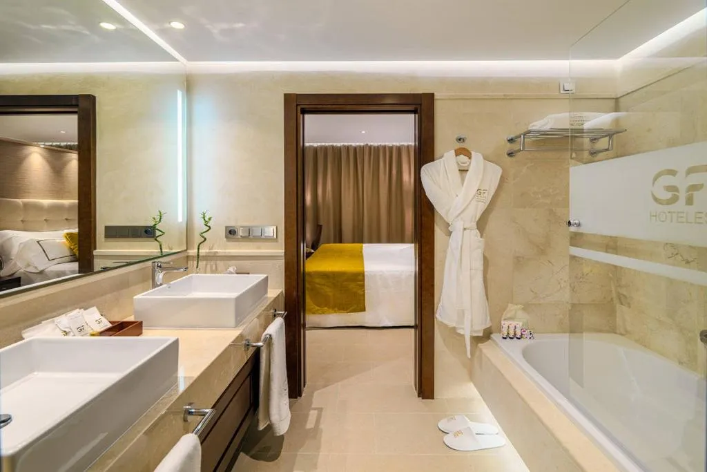 Room, GF Victoria, Tenerife
