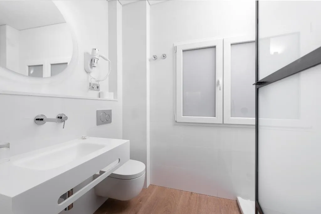 DOUBLE WITH TERRACE Room, Hostal Vil5 By Be Alicante, Costa Blanca