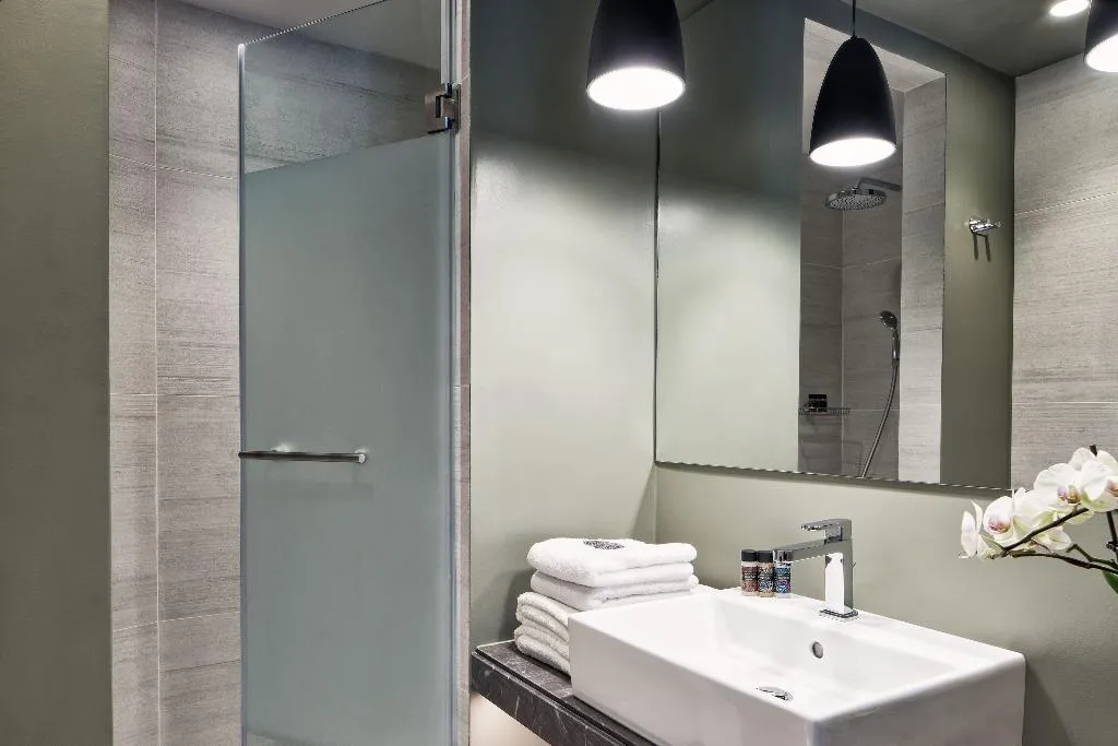 QUADRUPLE STANDARD Room, Achilleas Hotel, Athens