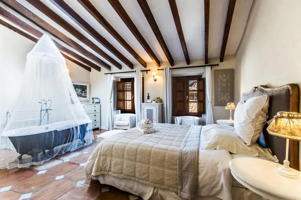 Room, Ca'n Isabel, Majorca