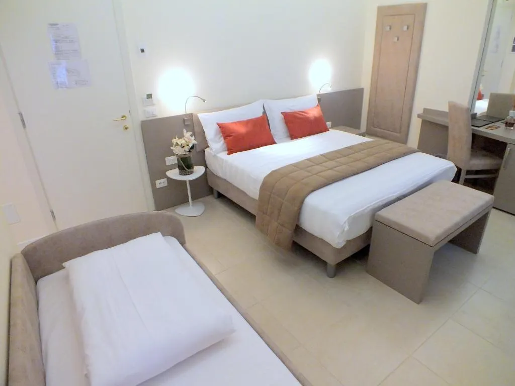TRIPLE STANDARD Room, Leone, Venice