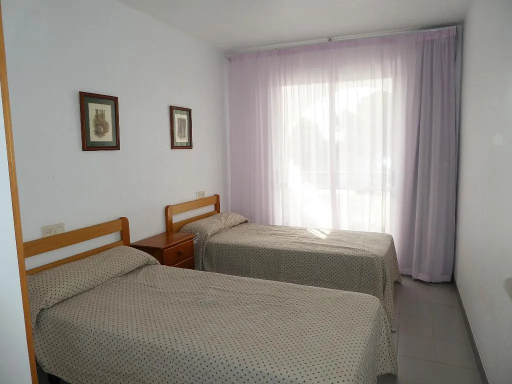 APARTMENT CAPACITY 4 ONE BEDROOM Room, Apartamentos Font Nova 3000, Valencia