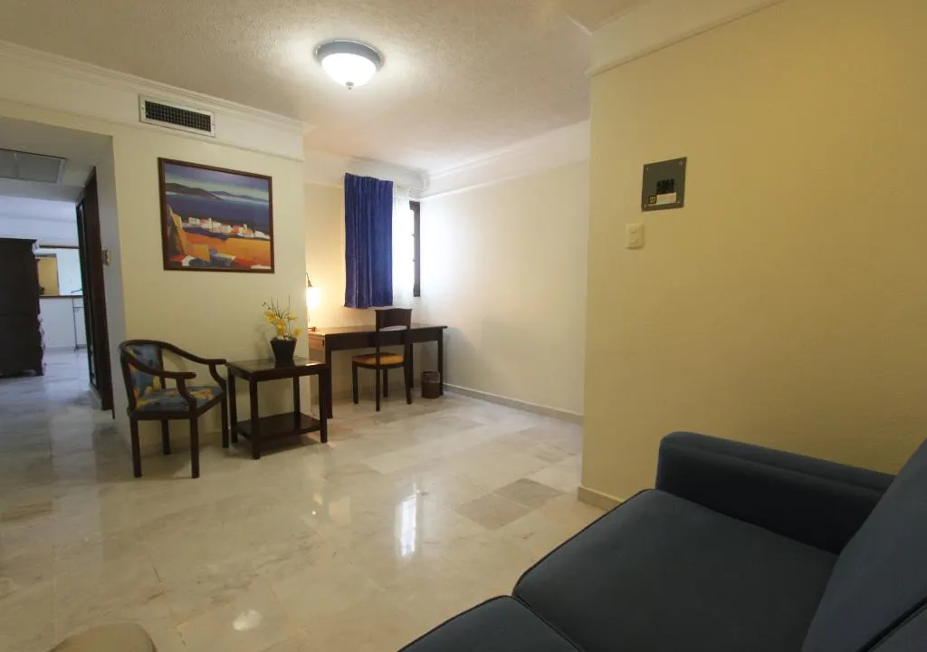 JUNIOR SUITE STANDARD Room, Hotel Francis Drake, Cancun Area