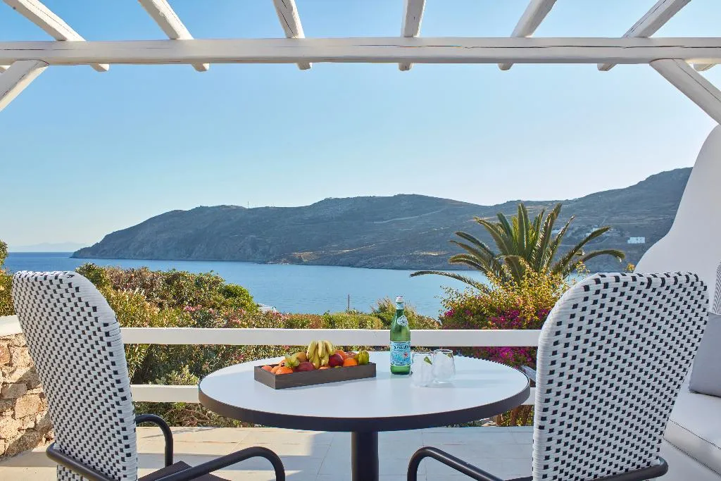 SUITE WITH JACUZZI Room, Archipelagos Hotel, Mykonos