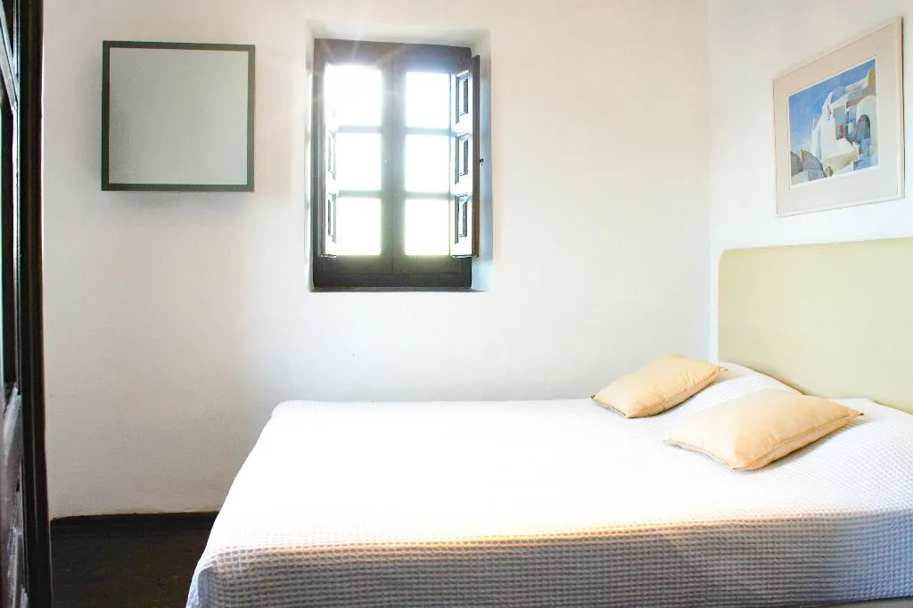 VILLA THREE BEDROOMS WITH PRIVATE POOL Room, Santorini Heritage Villas & Mansions, Santorini