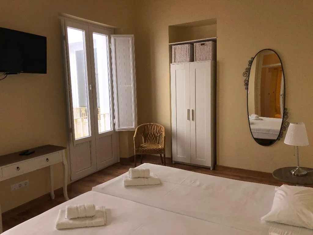 Room, Life Apartments San Vicente, Seville