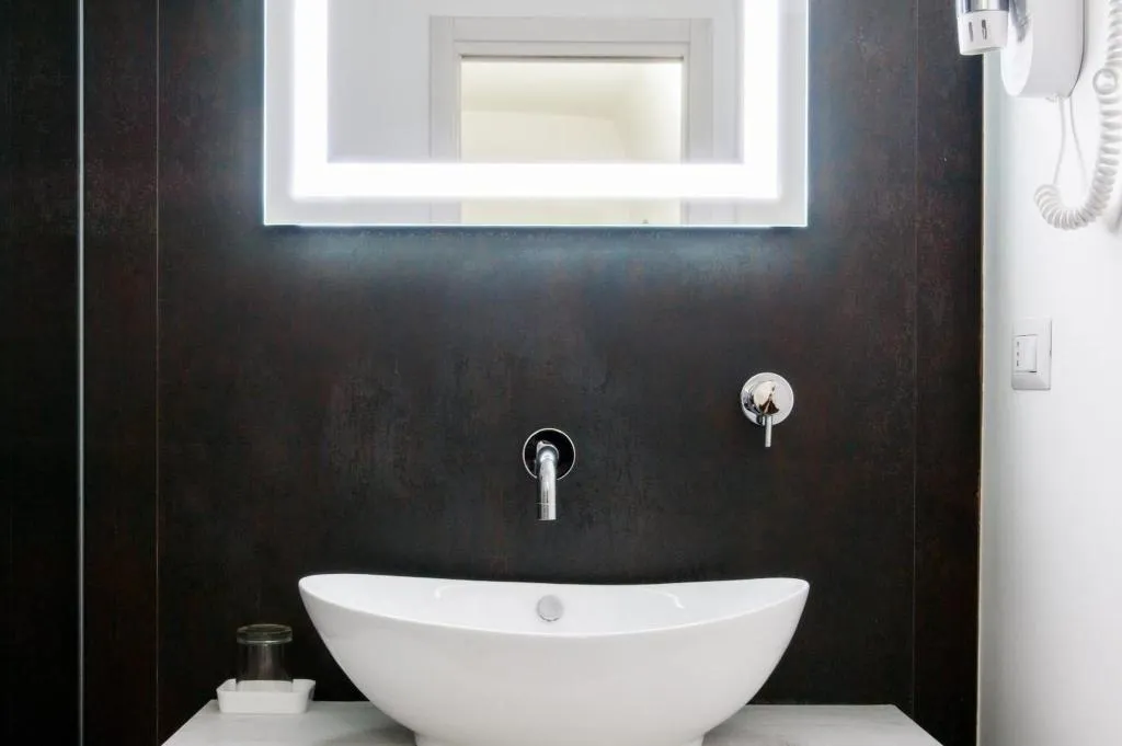 Room, Dada Suite, Naples