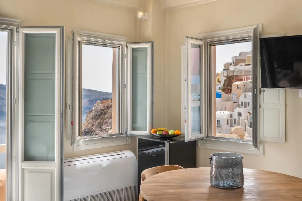 VILLA WITH JACUZZI Room, Armeni Luxury Villas, Santorini