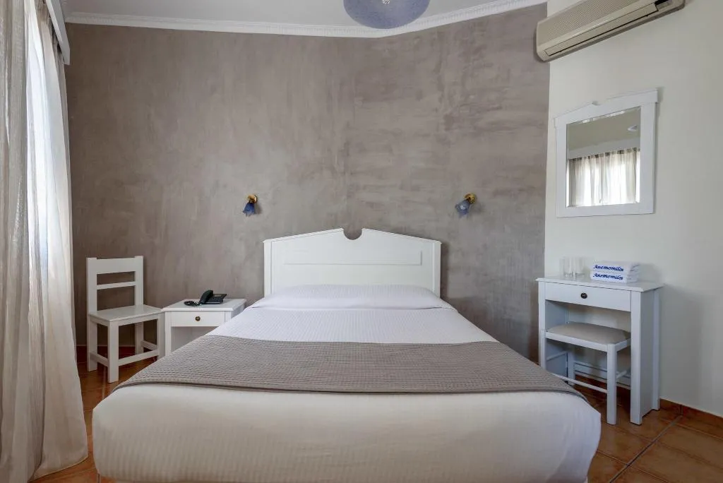 Room, Anemomilos, Santorini