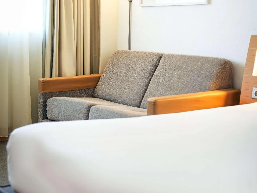 DOUBLE ECONOMY Room, Novotel Tunis, Tunisia