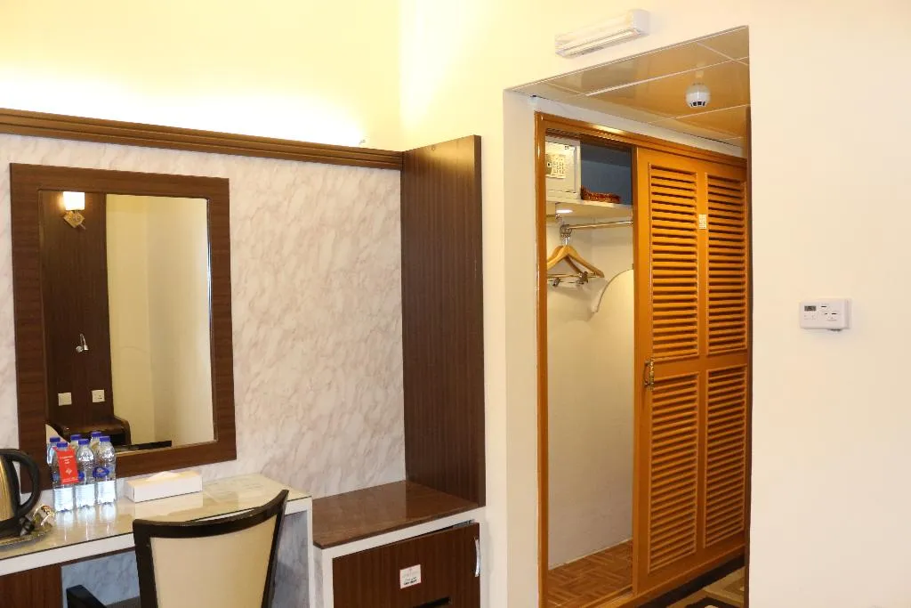 TRIPLE WITH BALCONY Room, Al Khaleej Grand, Dubai