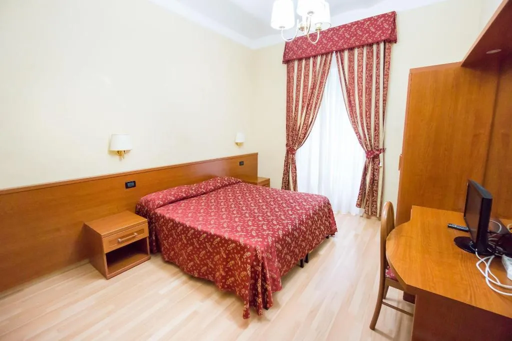 Room, Funny Palace Hostel, Naples