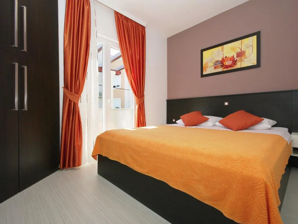 APARTMENT CAPACITY 4 Room, Apartments Elza, Split