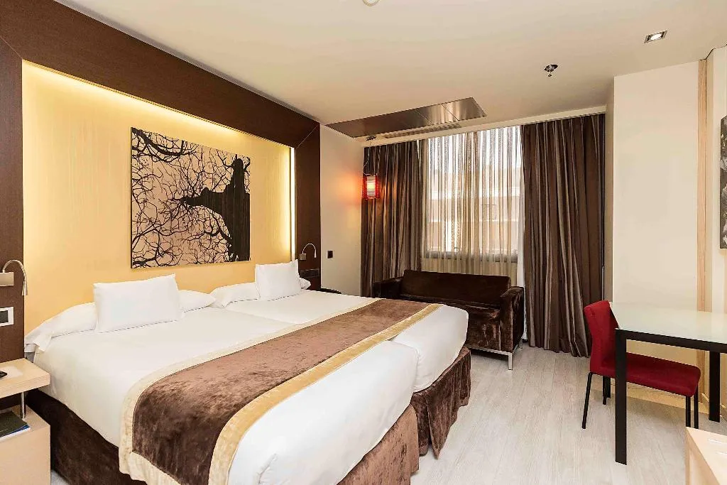 DOUBLE STANDARD Room, Melia Avenida America, Madrid
