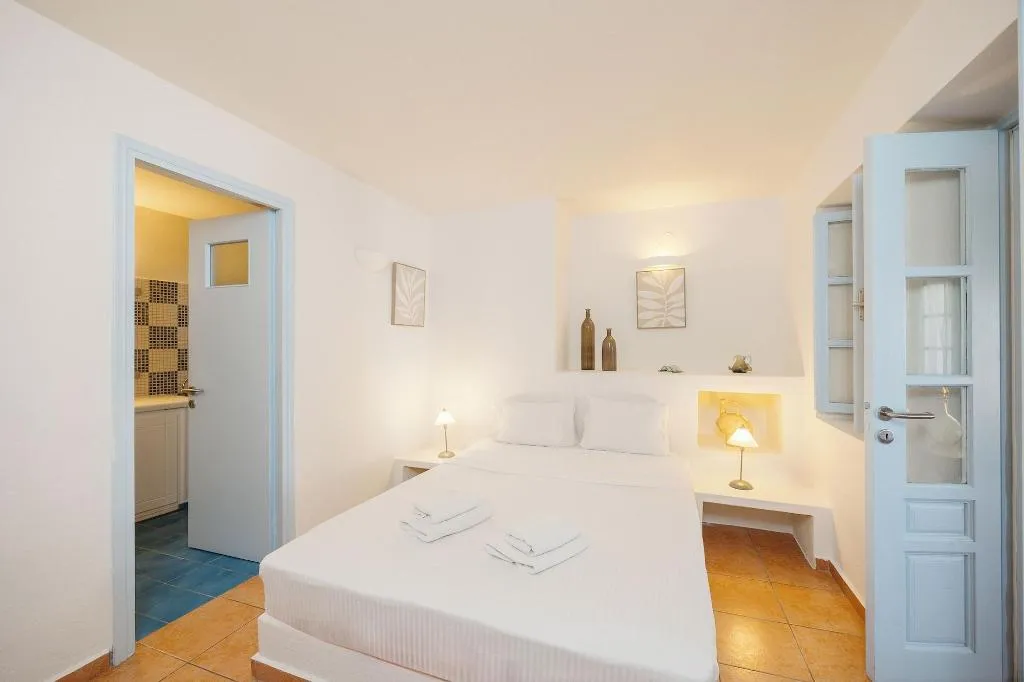 Room, Kastro Suites, Santorini