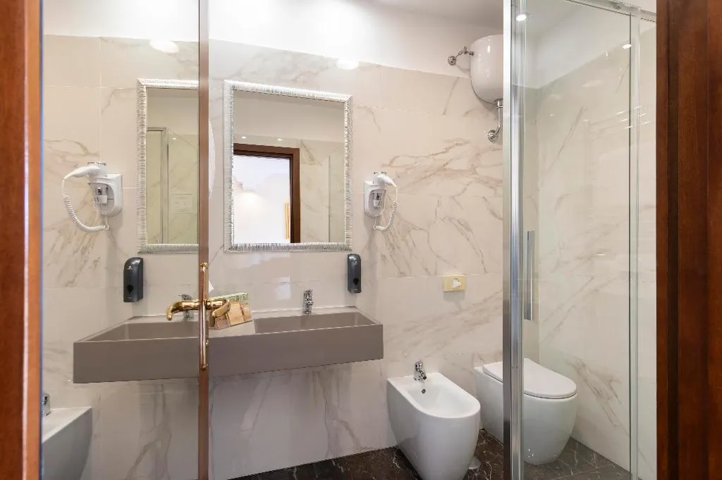 TRIPLE CITY VIEW Room, Hiberia, Rome